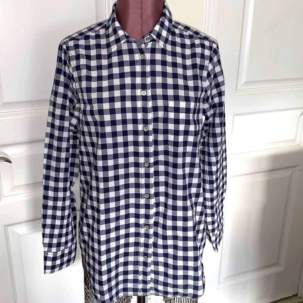 J. CREW Bottons Down Shirt. - Picture 1 of 3